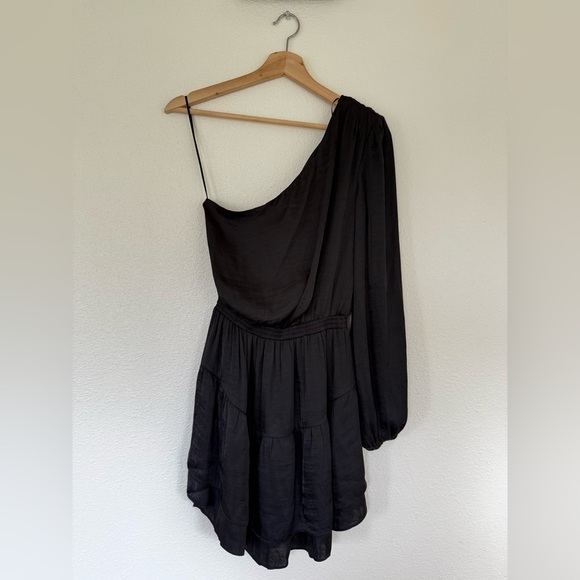 Steve Madden Zinnia One Sleeve Dress - Picture 7 of 10